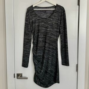 Form fitted long sleeve dress